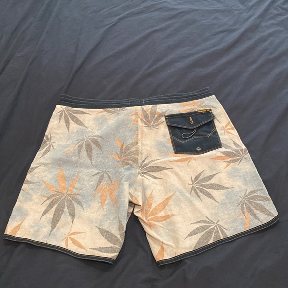 Billabong/Wrangler hemp polyester elastane board shorts - Picture 4 of 7